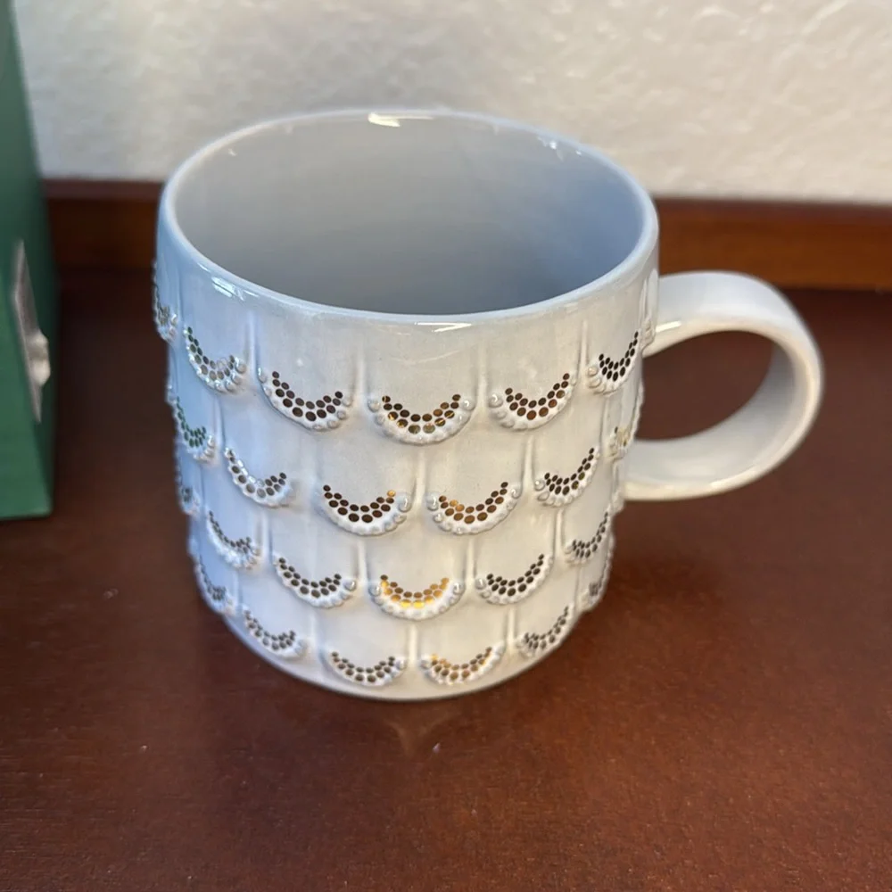 Starbucks Mermaid Siren Scales White and Gold Scallop Mug